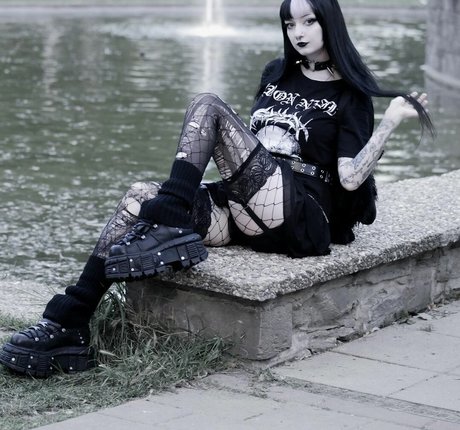 CreepyCassy xxx model img