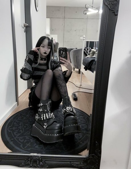 CreepyCassy star porn pictures