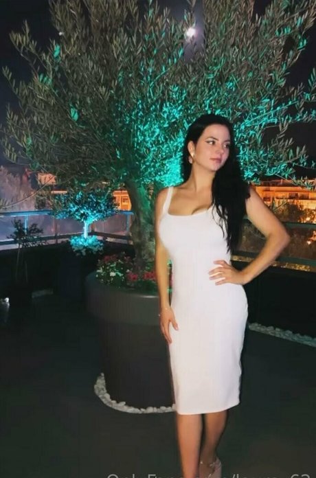 laura 62 nudes actress pictures