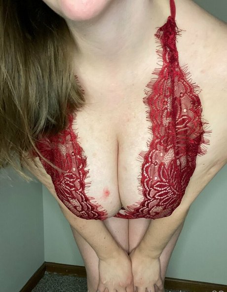 bustybecca92 exclusive actress image