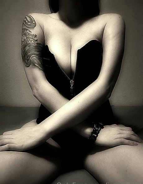 isaredbird beautiful actress image