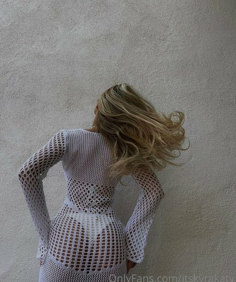 itskyrakaty nude actress pic