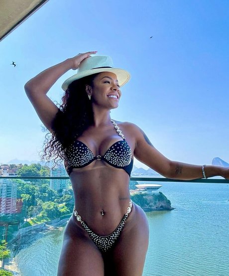 Jessica Apolinario star free images