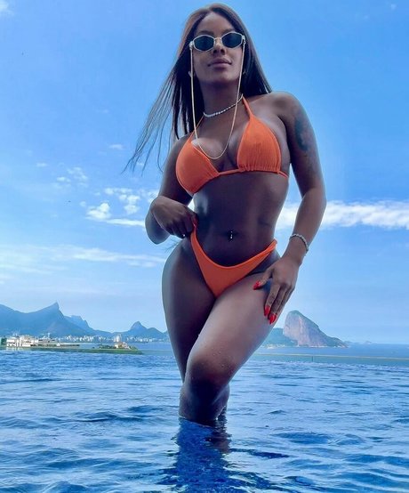 Jessica Apolinario model nudes images