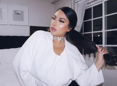 mirror selfie onlyfans sexy pictures