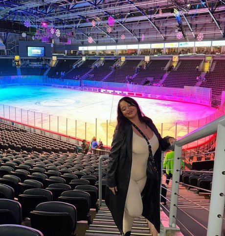 caravernon hot model archive