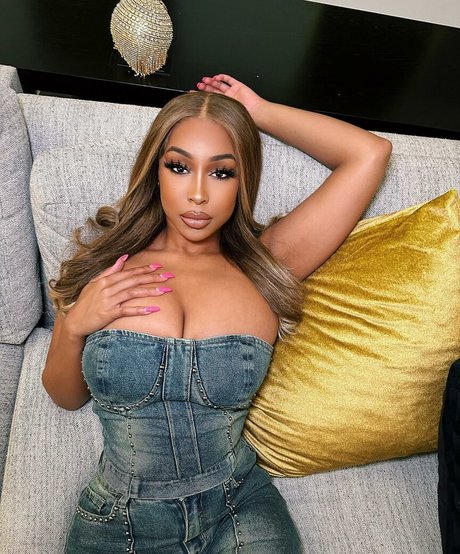 latina feet onlyfans art porn photos