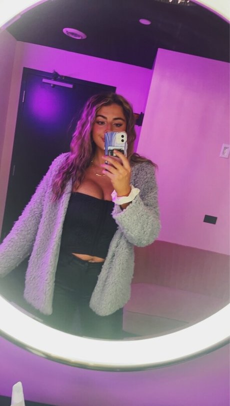 Liz Kilbane model exclusive img