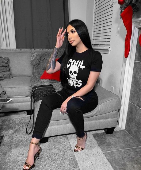 chicks with dicks onlyfans hot xxx picture