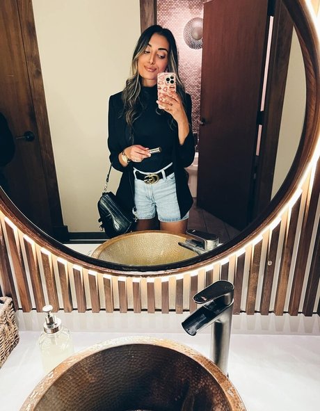 latina feet onlyfans beautiful naked picture