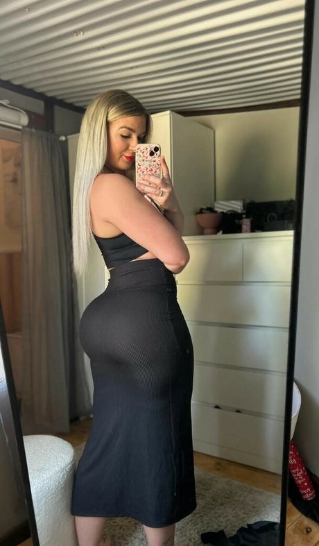 Nikita Simpson star free gallery