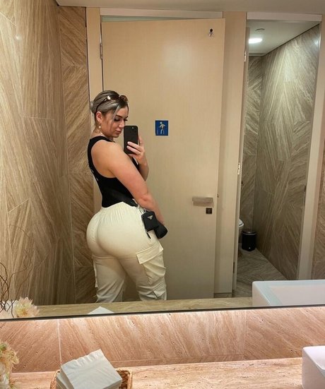 Nikita Simpson sex model pictures