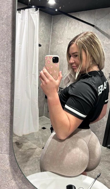 Nikita Simpson beautiful model photos