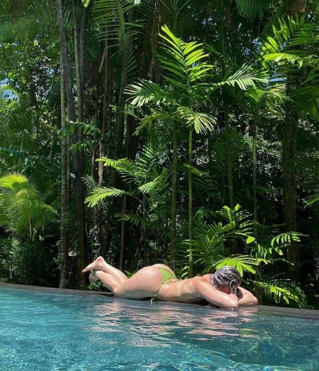 Nikita Simpson exclusive star images