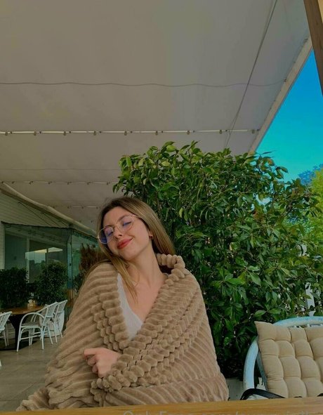 sunnyjully star nude picture