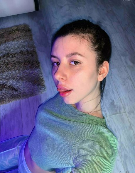 sunnyjully sex model photo