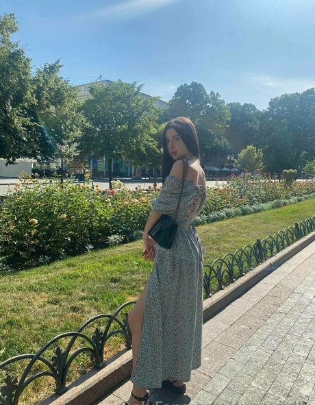 sunnyjully model pornographic galleries