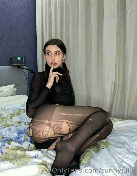 sunnyjully model xxx archive