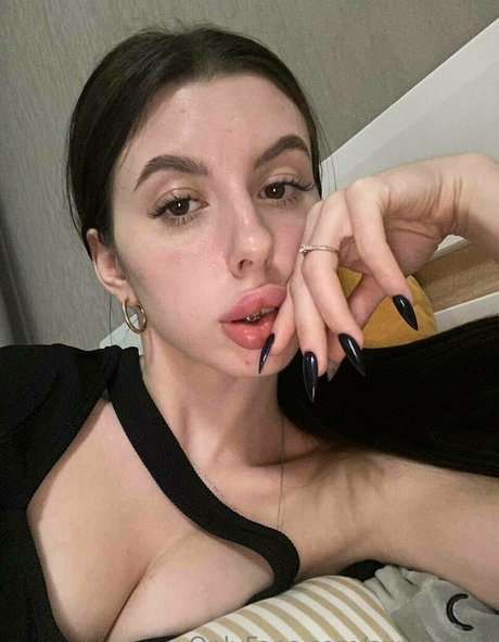 sunnyjully hd actress picture