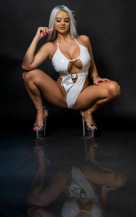 sunnyjully pornstar perfect image