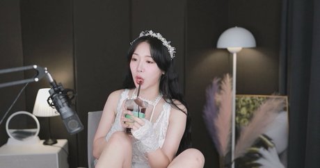 BJ Pyuri model nudes galleries