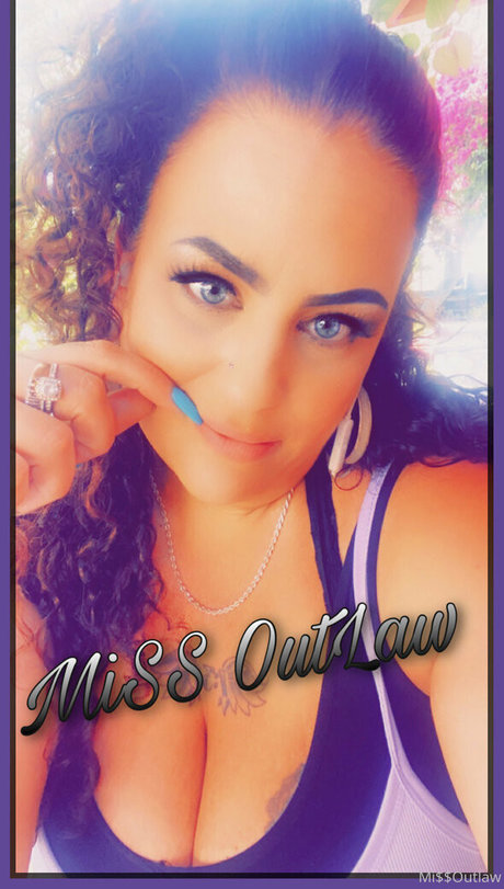 missoutlawakaladyk high quality model photo