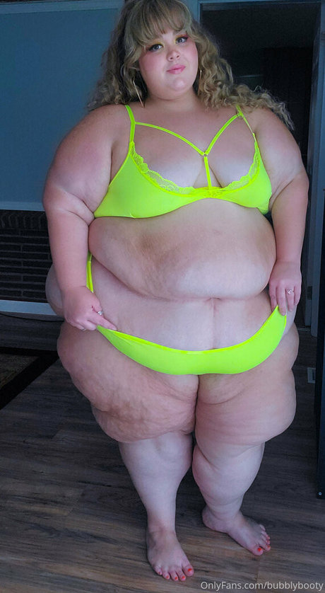 busty solo onlyfans top pictures