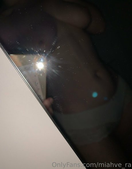 miahve ra erotic actress img