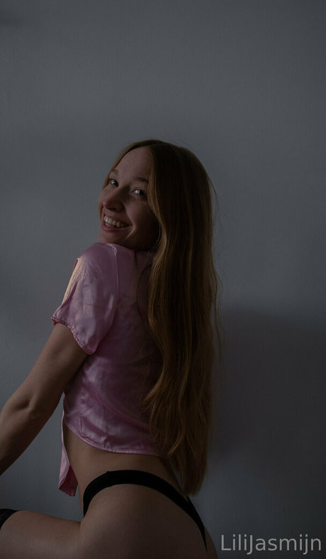 ebony smoking onlyfans free photo