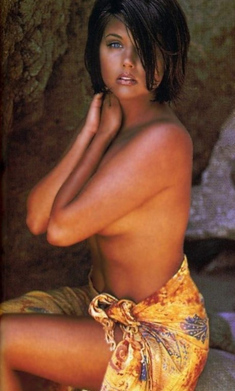 Tiffani Thiessen adult actress picture