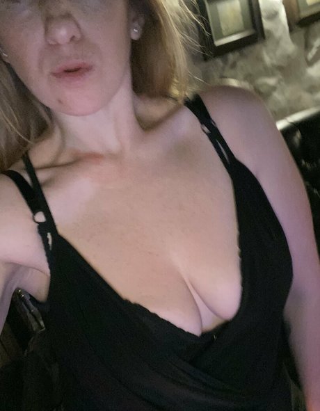 curvykgirl model sex photo