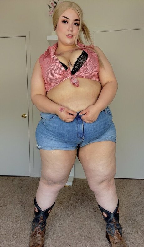 thick latina milf onlyfans sex pic