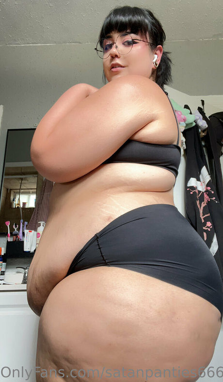 tiny onlyfans naked picture