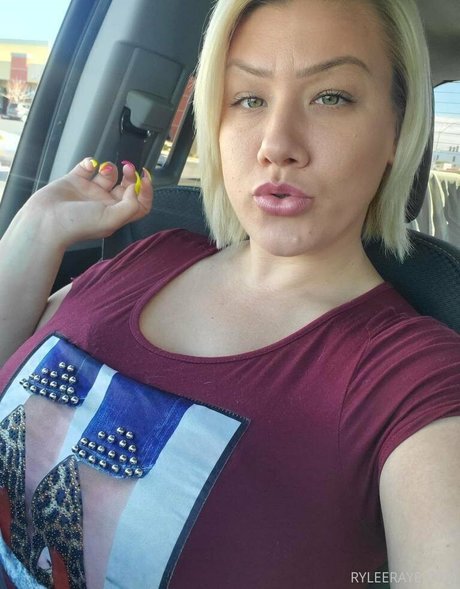 ryleerabbit nude actress img