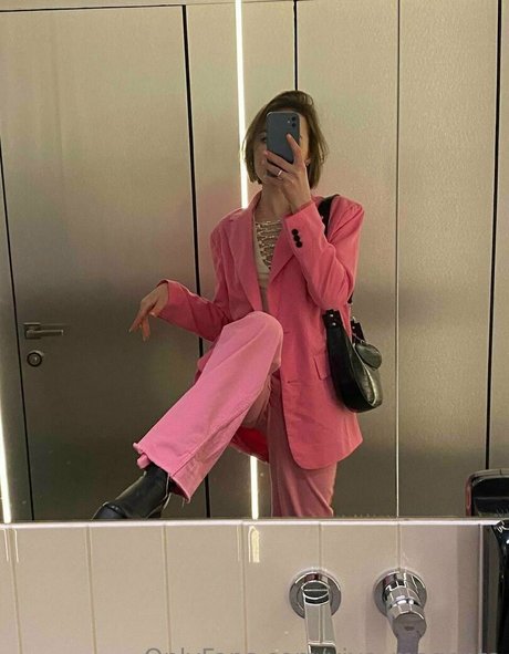 18 asian onlyfans beautiful picture