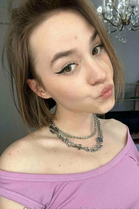 viva magenta model nice images