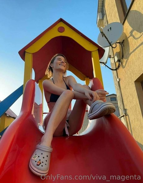 viva magenta top actress picture