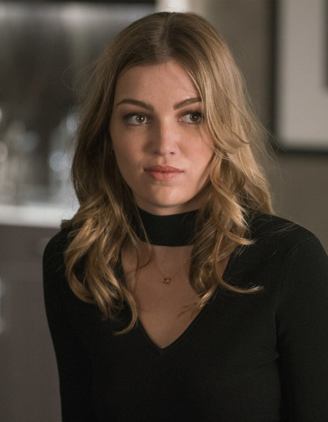 Lili Simmons adult model galleries