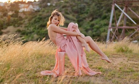 Lili Simmons pornstar xxx img