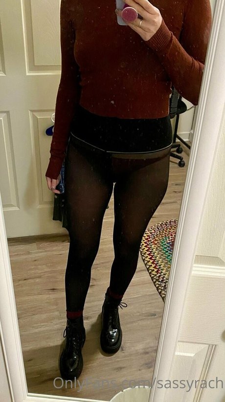 sassyrach model nude galleries