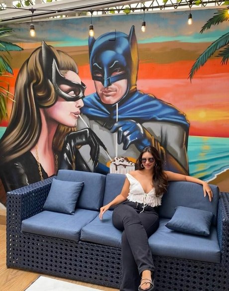 Debora Aladim model free img