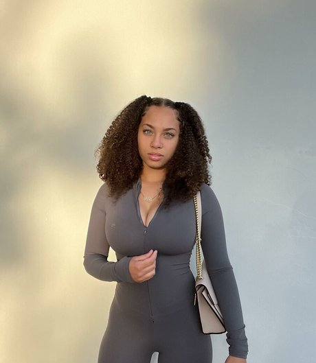 Jada Durroh free model pic