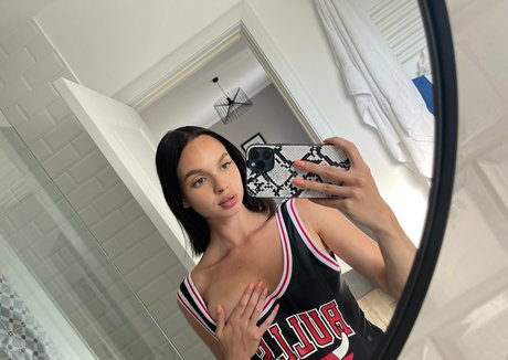 trishbabe model art gallery