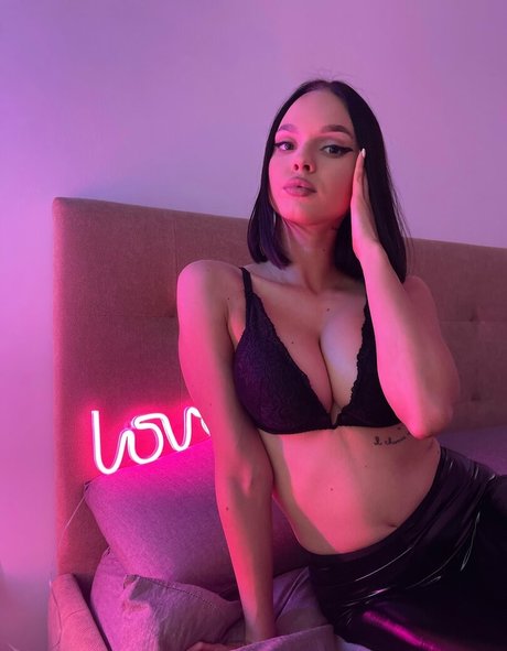 trishbabe best model pics