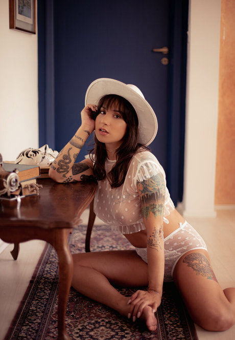 Thais Marin model hd photos