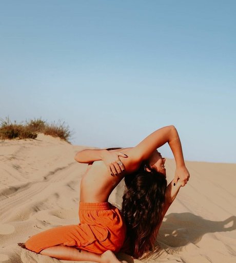 Bar Levy sexy star image