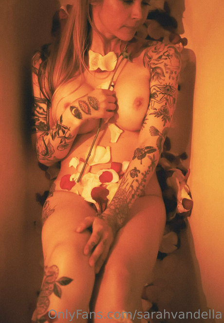 Sarahvandella pornographic model img