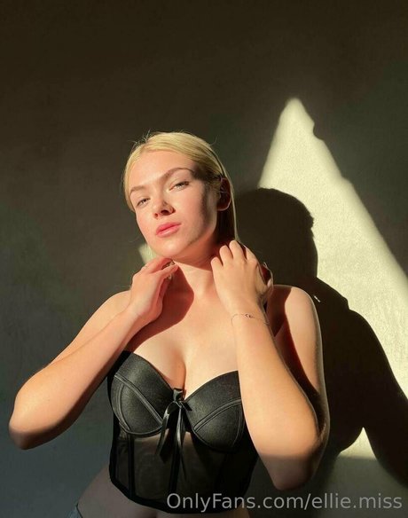 ellie miss xxx actress photo