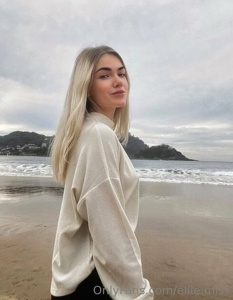 ellie miss model adult pic