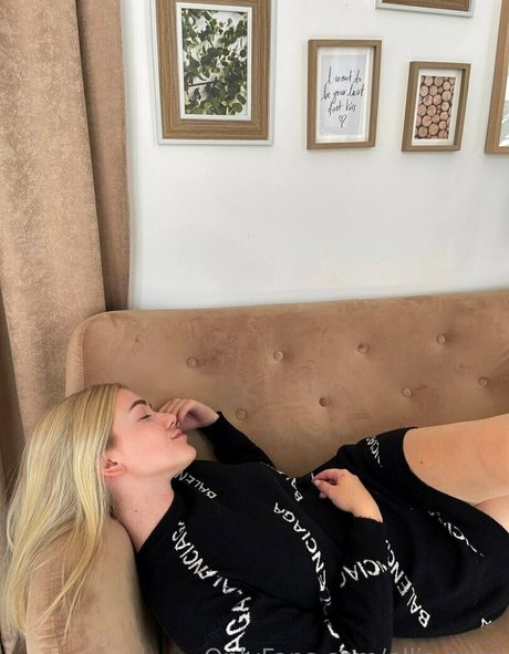 ellie miss model pornographic images